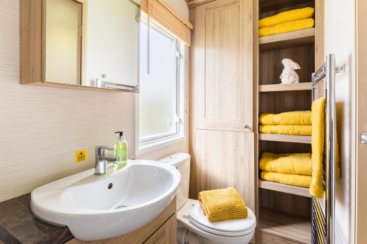 Cottontail Lodge - Hot Tub - Pet Friendly South Cerney Exterior foto
