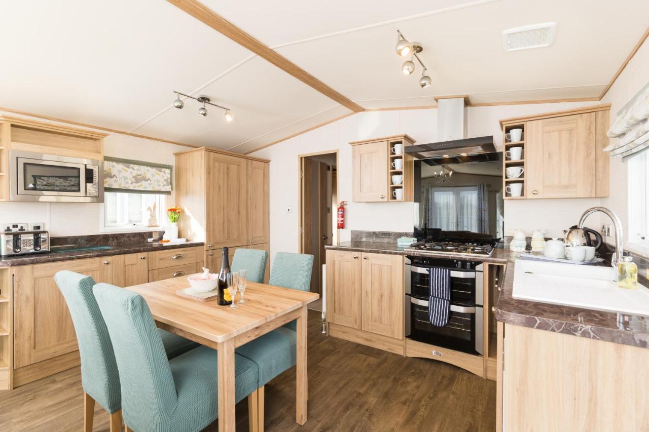 Cottontail Lodge - Hot Tub - Pet Friendly South Cerney Exterior foto