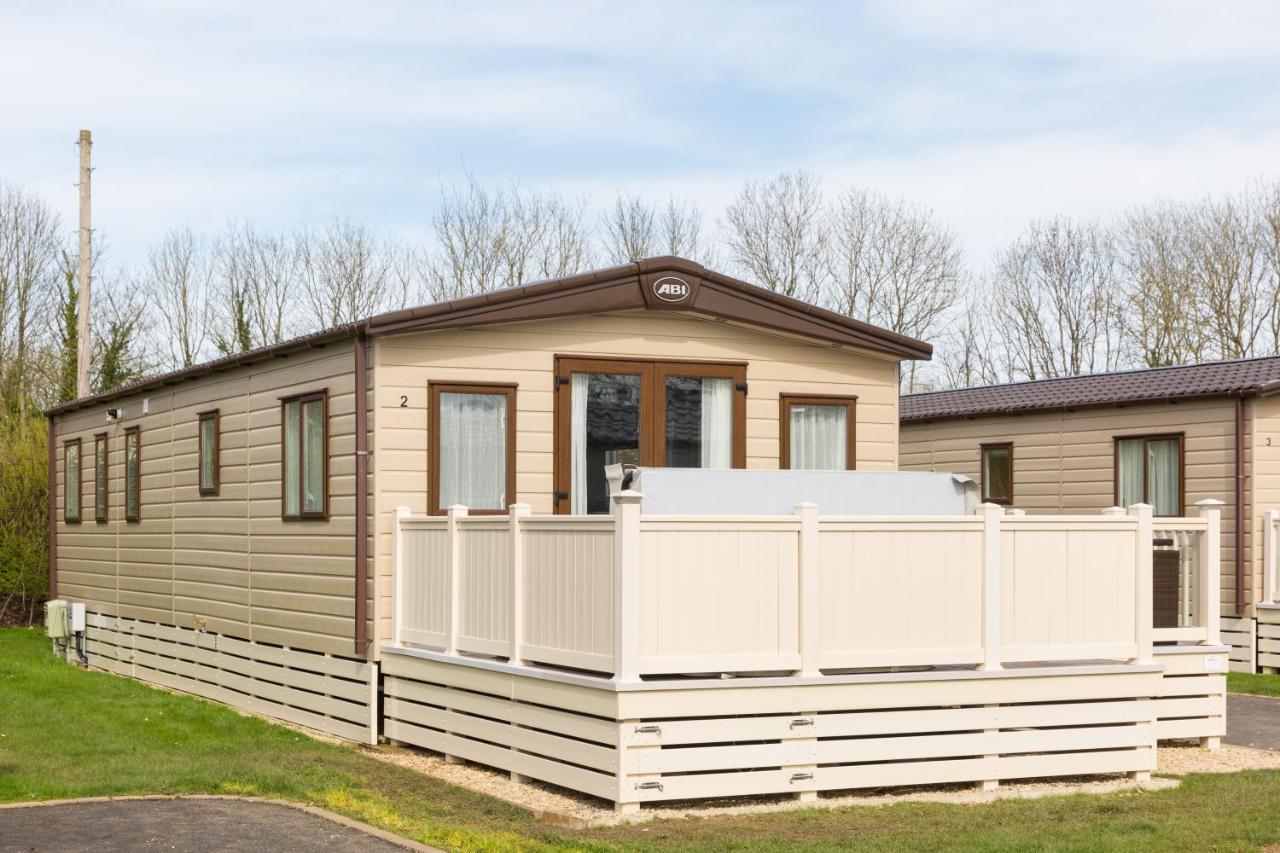Cottontail Lodge - Hot Tub - Pet Friendly South Cerney Exterior foto