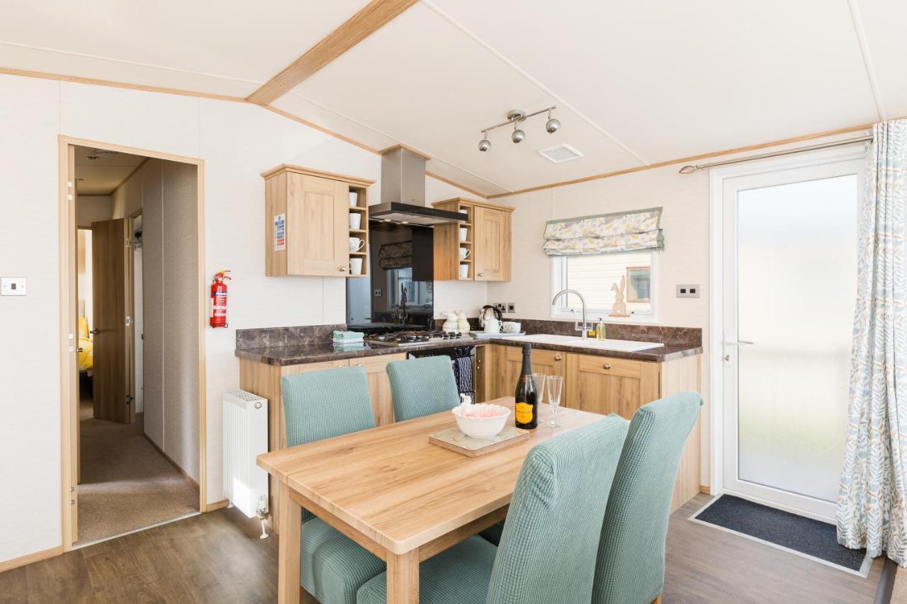Cottontail Lodge - Hot Tub - Pet Friendly South Cerney Exterior foto